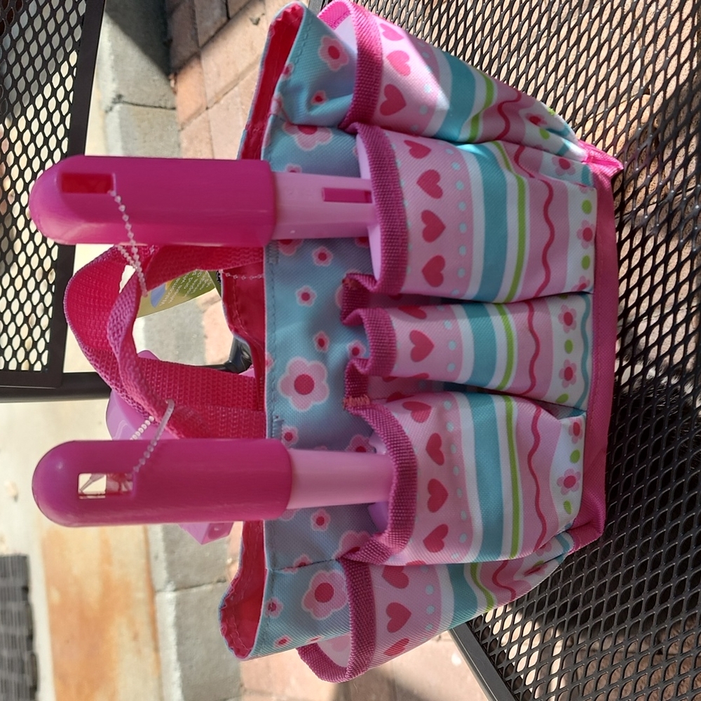 Melissa and Doug gardening tote - Picture 5 of 8